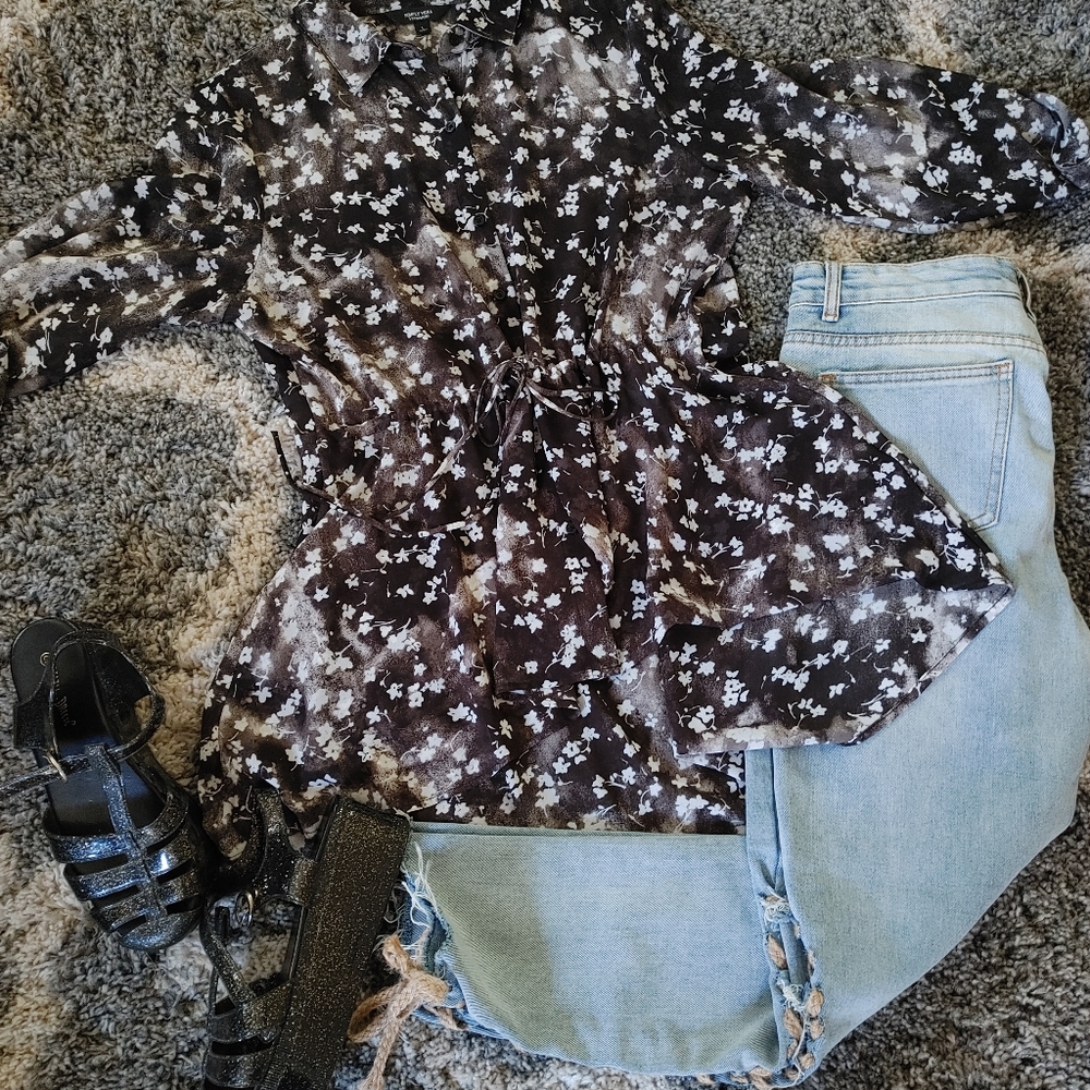COPY - Simply Vera Vera Wang Sheer Button Up